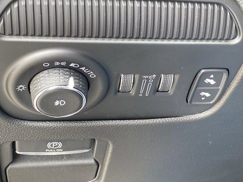 Used 2023 Jeep Wagoneer Series III w/ Premium Group I AWD/4WD image 34