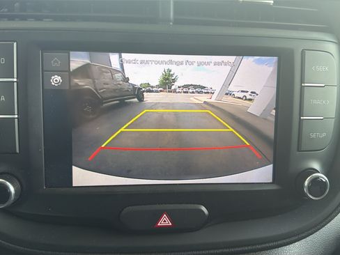 Used 2023 Kia Soul LX w/ LX Technology Package FWD image 20