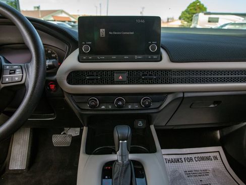 Used 2024 Honda HR-V LX image 15