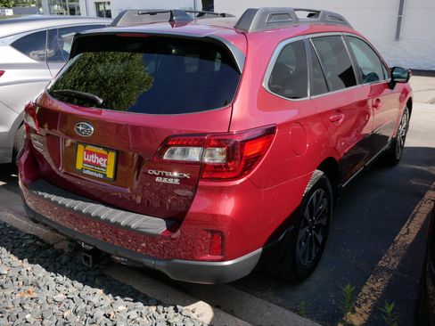 Used 2016 Subaru Outback 2.5i Limited AWD/4WD image 4