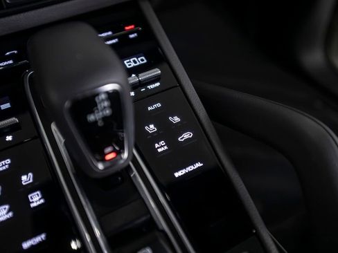 Used 2023 Porsche Cayenne image 35