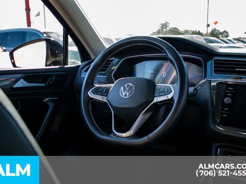 Used 2024 Volkswagen Tiguan SE image 15