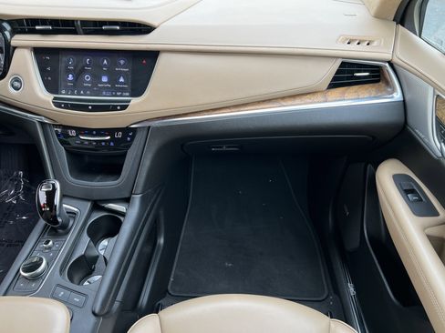 Used 2021 Cadillac XT5 Sportv w/ Platinum Package AWD/4WD image 35