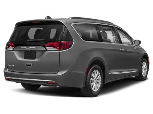 Used 2020 Chrysler Pacifica Touring-L Plus w/ Tire & Wheel Group FWD image 2