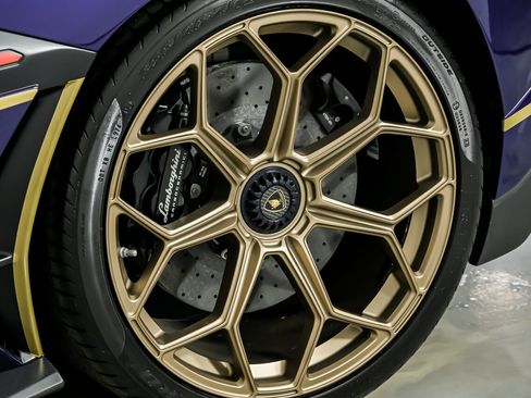 Used 2019 Lamborghini Aventador SVJ image 25