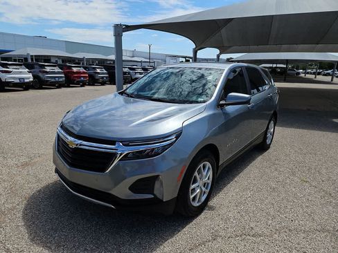 Used 2024 Chevrolet Equinox LT FWD image 4
