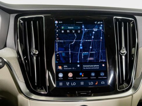 Used 2026 Volvo V60 B5 Cross Country Plus w/ Protection Package Premier image 38