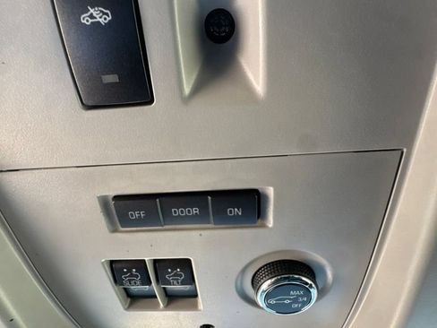 Used 2016 Chevrolet Tahoe LTZ RWD image 13