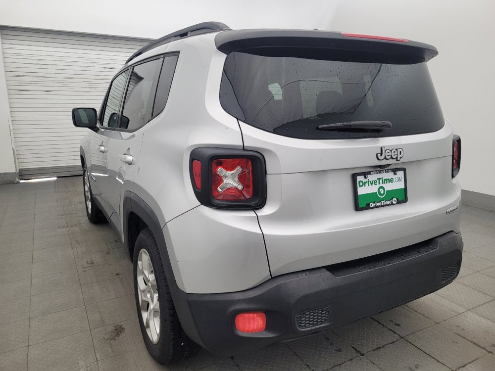 Used 2016 Jeep Renegade Latitude w/ Popular Equipment Group FWD image 5