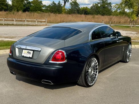 Used 2016 Rolls-Royce Wraith RWD image 3
