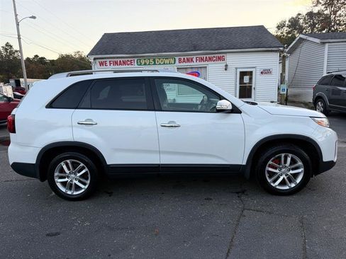 Used 2014 Kia Sorento LX FWD image 8