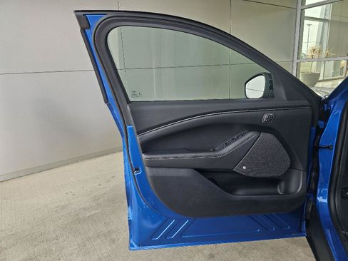 Used 2025 Ford Mustang Mach-E Premium AWD/4WD image 18