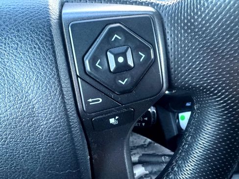 Used 2016 Toyota Tacoma SR5 image 17