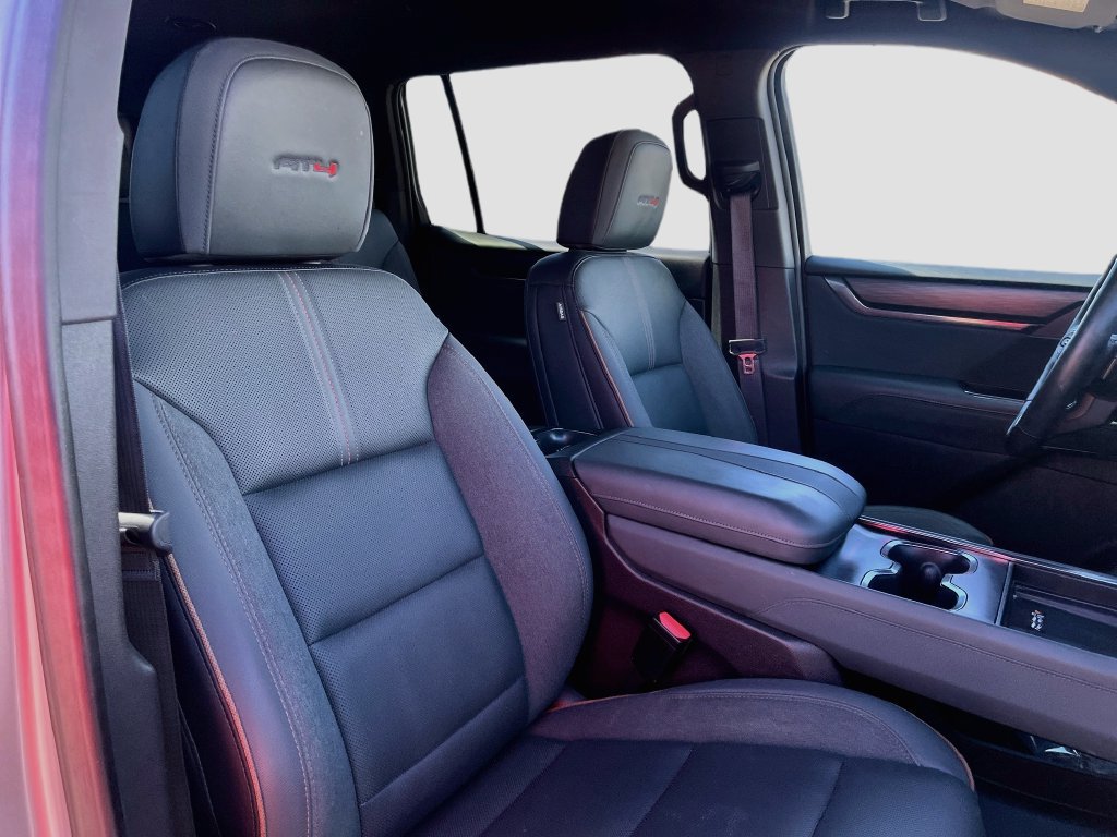 Used 2025 GMC Acadia AT4 AWD/4WD image 29