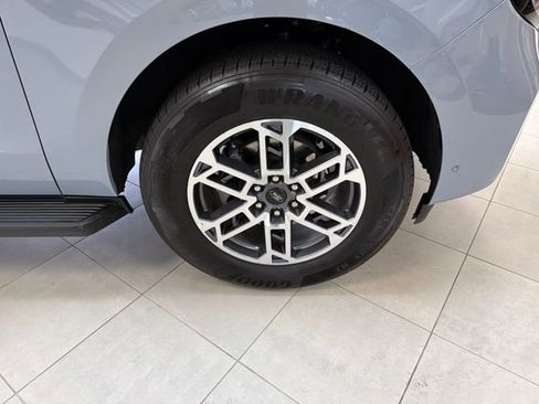 Used 2025 Ford Expedition Max Active image 32