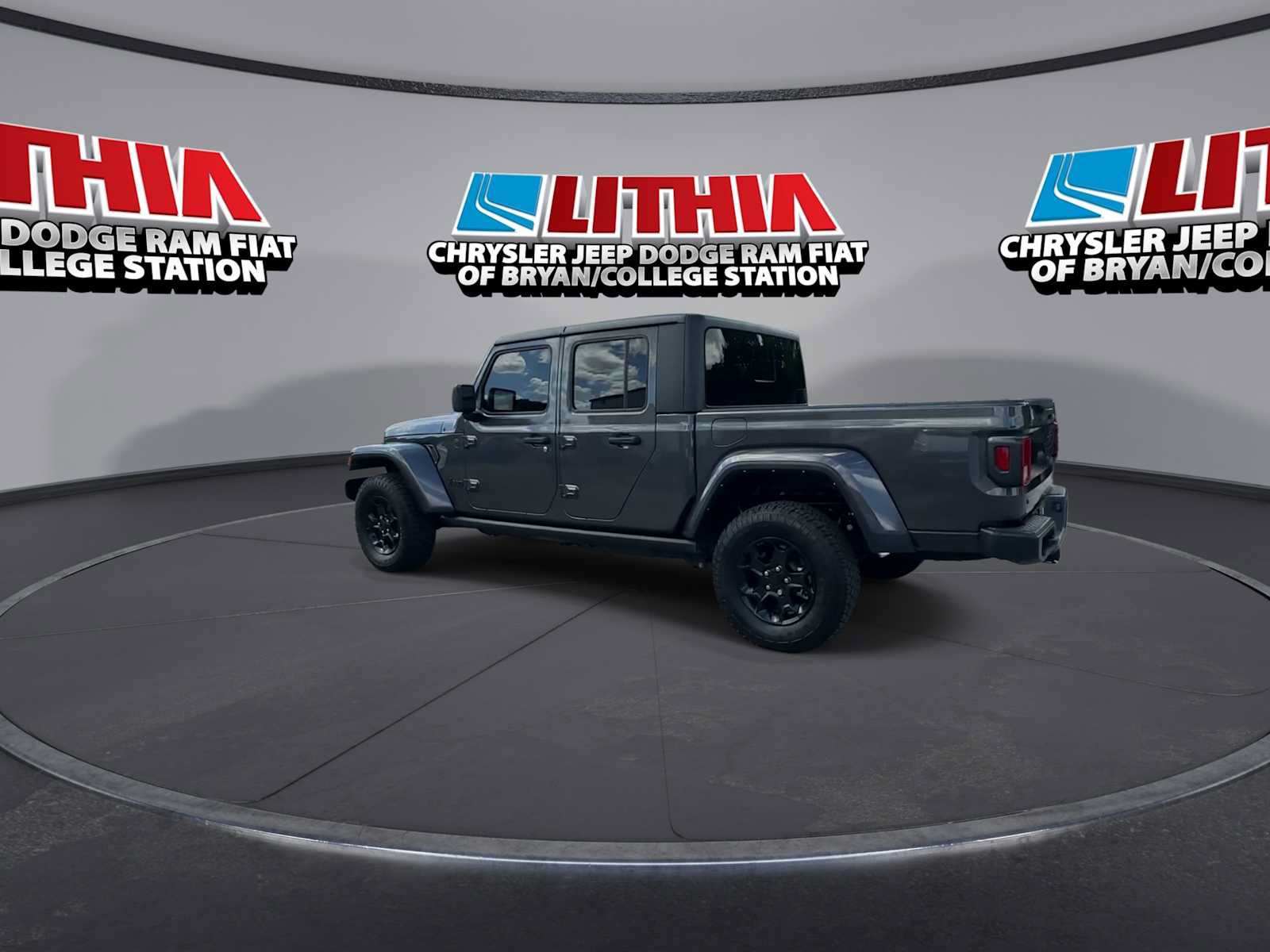 Used 2023 Jeep Gladiator Sport AWD/4WD image 6