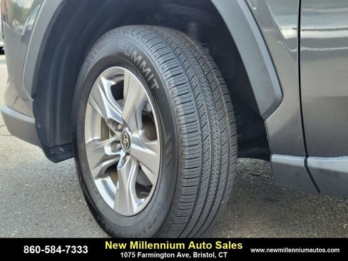 Used 2022 Toyota RAV4 XLE w/ Convenience Package image 28