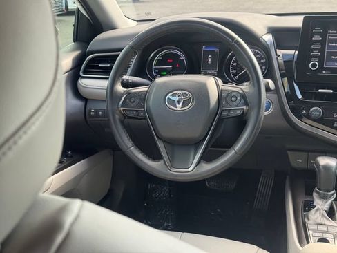 Used 2021 Toyota Camry SE FWD image 23