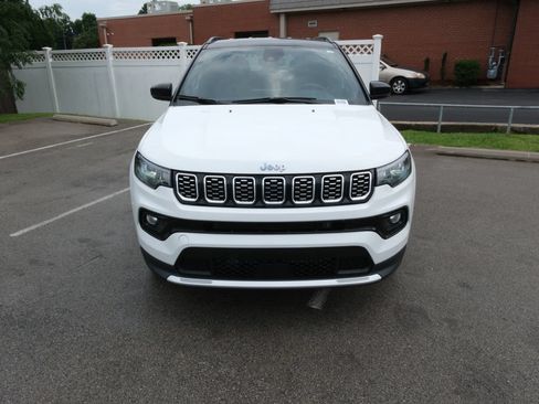 Certified 2025 Jeep Compass Limited AWD/4WD image 12