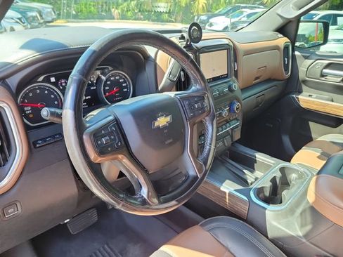 Used 2019 Chevrolet Silverado 1500 High Country w/ Technology Package AWD/4WD image 20