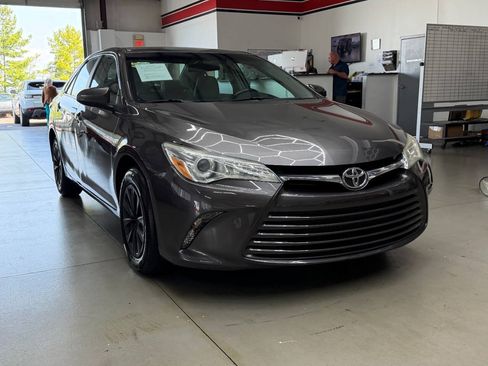 Used 2016 Toyota Camry LE FWD image 1