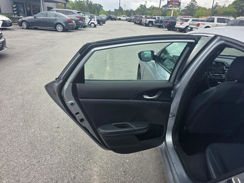 Used 2019 Honda Civic Sport image 8