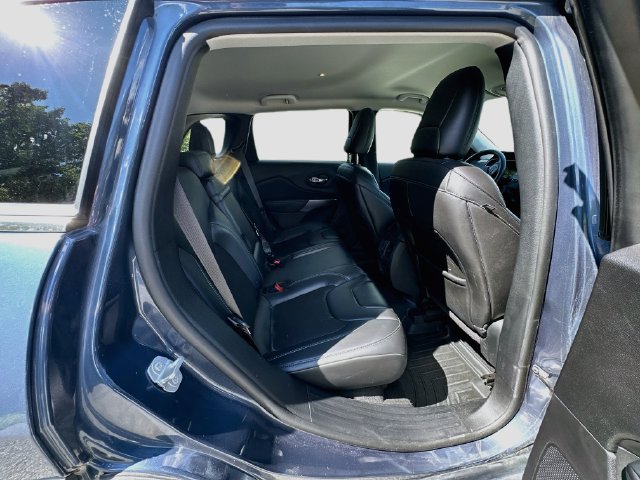 Used 2019 Jeep Cherokee Latitude Plus w/ Trailer Tow Group AWD/4WD image 26