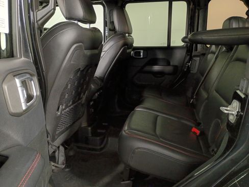 Used 2018 Jeep Wrangler Unlimited Rubicon w/ Dual Top Group image 16