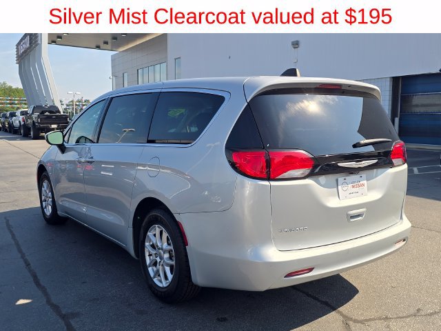 Used 2022 Chrysler Voyager LX FWD image 5
