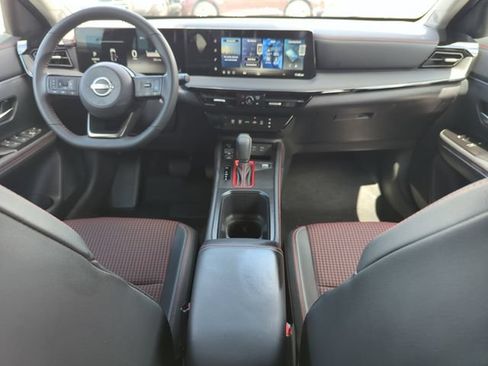 Used 2026 Nissan Kicks SR FWD image 23