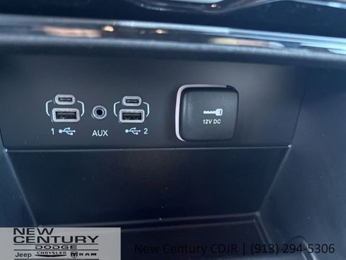 New 2026 Jeep Grand Cherokee Limited w/ Limited Altitude Package AWD/4WD image 32