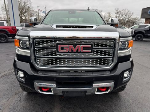 Used 2019 GMC Sierra 2500 Denali w/ Duramax Plus Package image 2