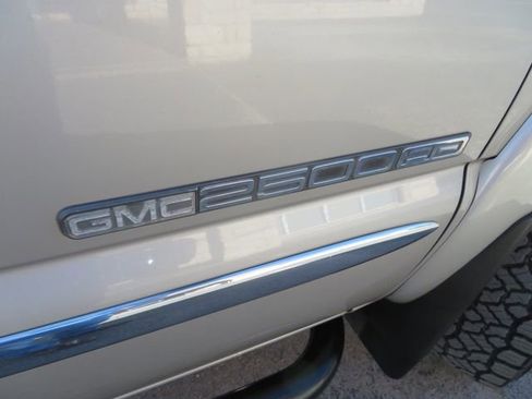 Used 2004 GMC Sierra 2500 SLE w/ Skid Plate Package image 15