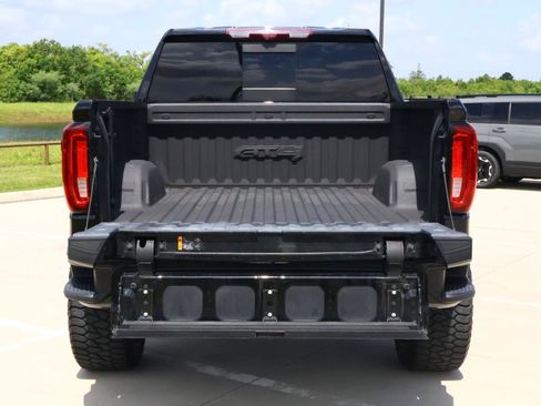 Used 2024 GMC Sierra 1500 AT4 w/ Technology Package AWD/4WD image 11
