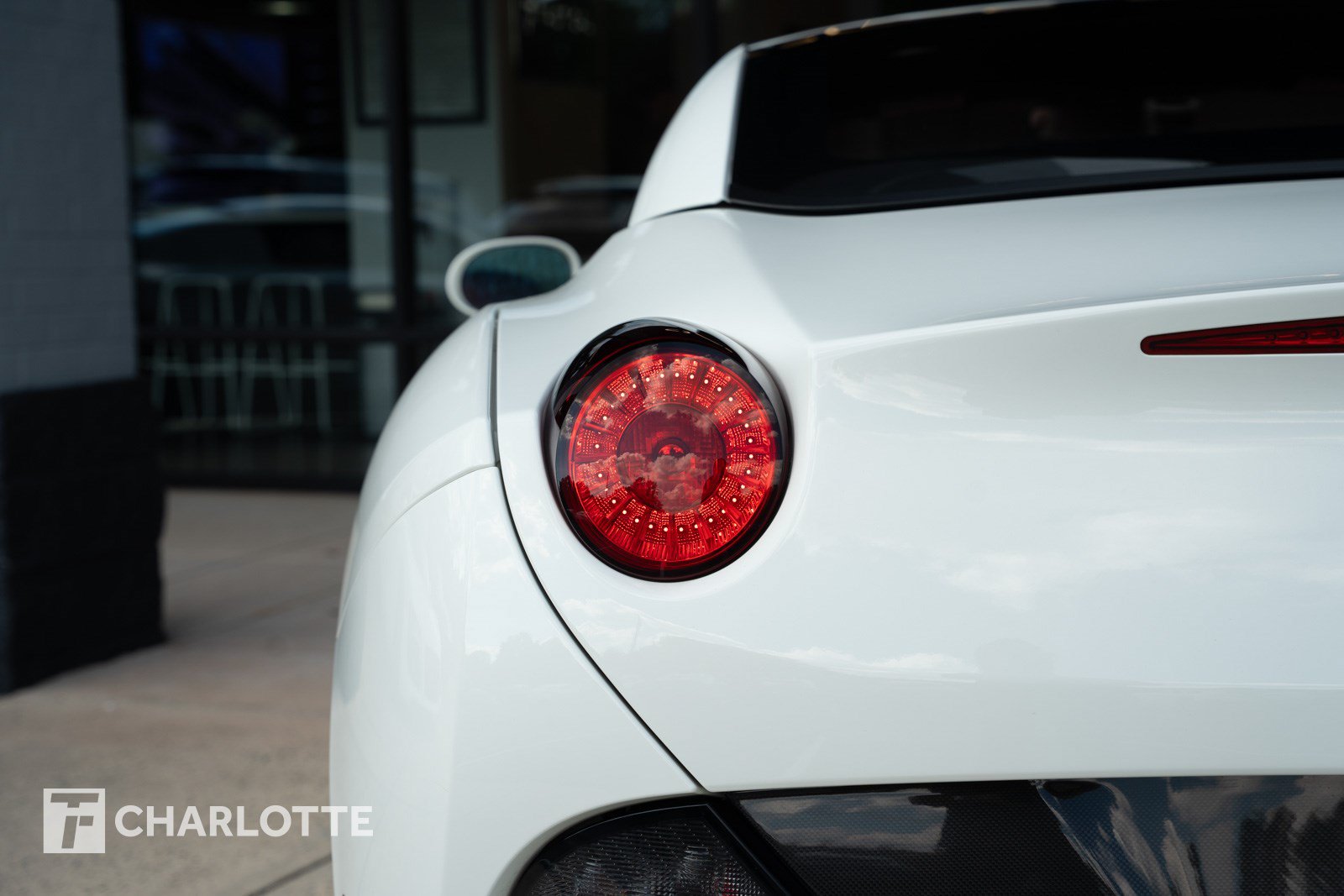 Used 2014 Ferrari California RWD image 14