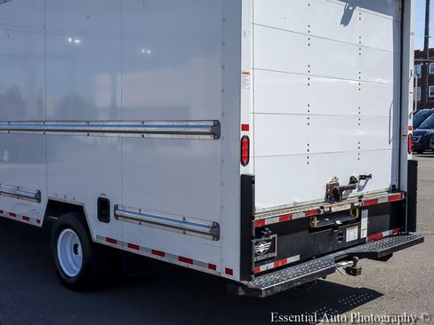 Used 2021 Ford E-350 and Econoline 350 Super Duty RWD image 9