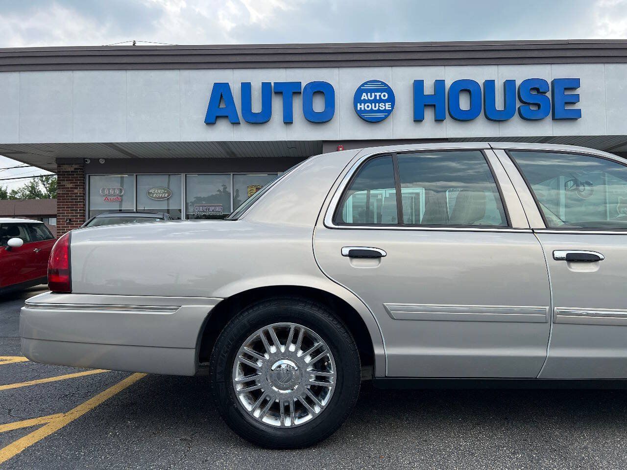 Used 2010 Mercury Grand Marquis LS RWD image 40