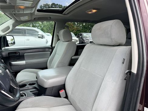 Used 2018 Toyota Sequoia SR5 w/ Carpet Cargo Mat Package AWD/4WD image 27