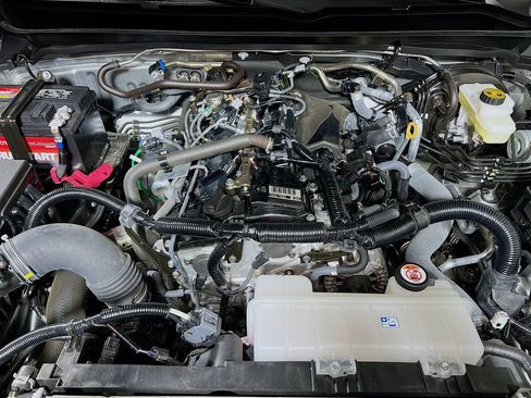 Certified 2025 Toyota Tacoma SR5 AWD/4WD image 26