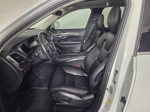 Used 2019 Volvo XC90 T6 Momentum w/ Protection Package Premier AWD/4WD image 9