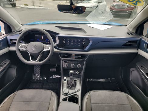 Used 2022 Volkswagen Taos SE image 15