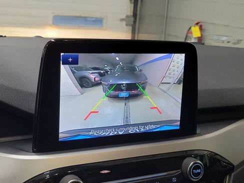 Used 2020 Ford Escape SE image 26