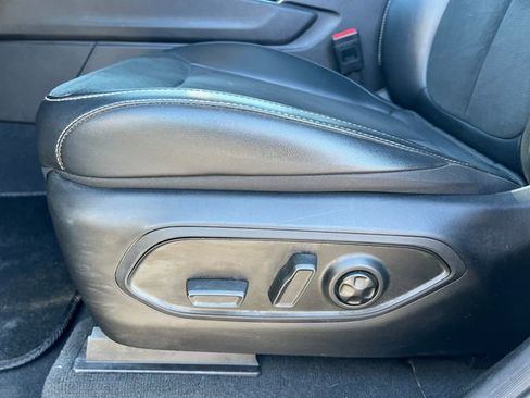 Used 2025 Jeep Grand Cherokee Altitude image 11