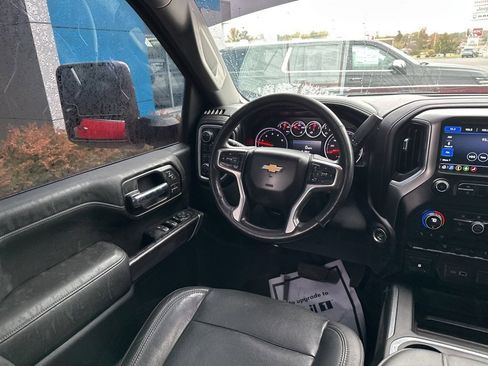 Used 2020 Chevrolet Silverado 2500 LTZ w/ LTZ Convenience Package image 11