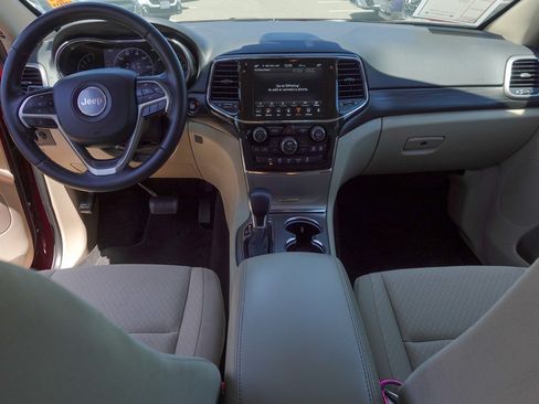 Used 2022 Jeep Grand Cherokee Laredo E RWD image 22