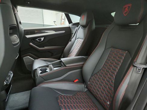 Used 2019 Lamborghini Urus AWD/4WD image 25