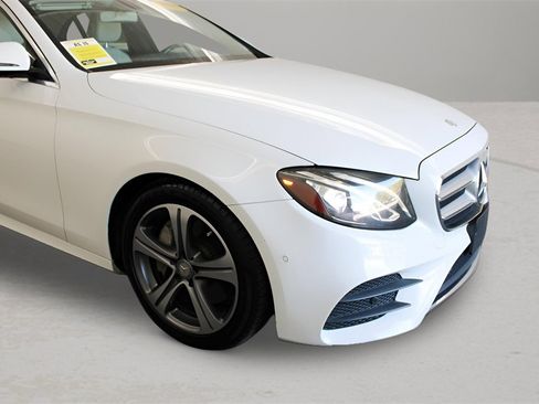 Used 2017 Mercedes-Benz E 300 4MATIC image 25