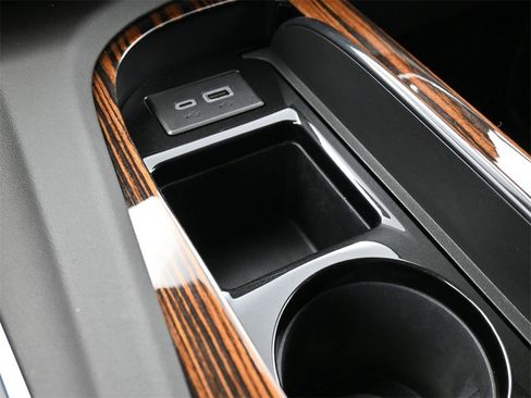 Used 2023 Cadillac Escalade Luxury image 43