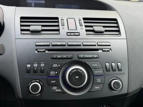 Used 2013 MAZDA MAZDA3 i Sport image 19