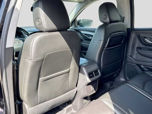 Used 2022 GMC Terrain SLT w/ Tech Package FWD image 17